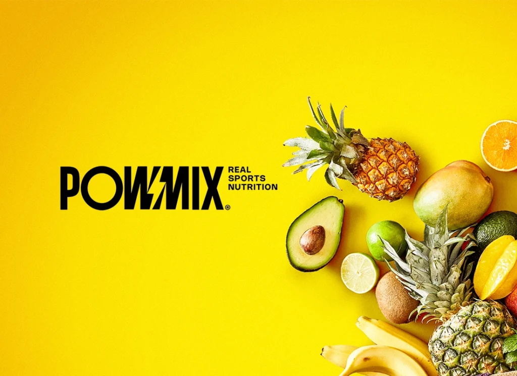 Geles energéticos naturales POWMIX elaborados con alimentos reales como banana, mango y piña para una nutrición deportiva de alto rendimiento.